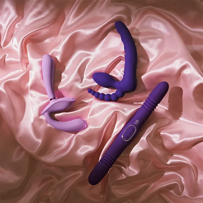 Bodywand Female Sex Toys Bodywand iD Petal Vibrating Strapless Strap On